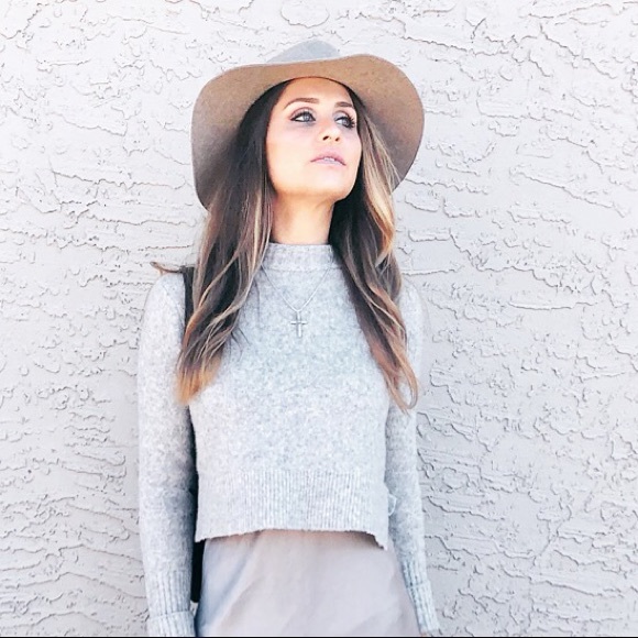 Worn 1 time Phoenix grey cashmere wool hat - Picture 2 of 6